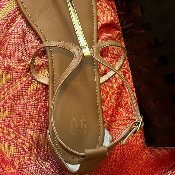 Sandals - Picture 2 of 3